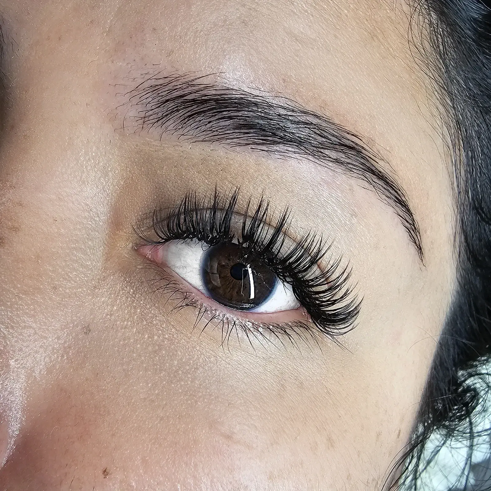 Resultado real de extensiones Strip Lash en Goddess Lash Room